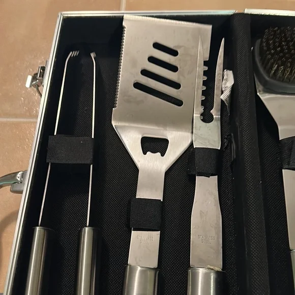 EUC Stainless Steel BBQ SET - Picture 2 of 8